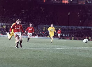 Images Dated 7th December 1994: UEFA Champions League Group A match at Old Trafford. Manchester United 4 v