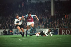 Images Dated 24th October 1990: UEFA Cup 2nd round 1st leg match, Aston Villa 2 - 0 Inter Milan held at Villa Park