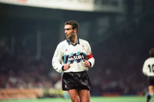 Images Dated 24th October 1990: UEFA Cup 2nd round 1st leg match, Aston Villa 2 - 0 Inter Milan held at Villa Park