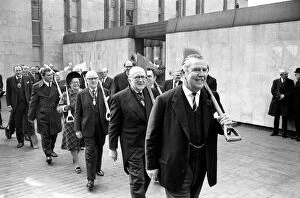 Images Dated 26th February 1975: Unusual / Men / Marching: 'Garden Spades'on parade in the city