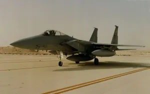 Images Dated 18th January 1991: A USAF McDonnell F15 Eagle during Gulf war in Saudi Arabia