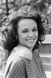 Images Dated 16th June 1978: Valerie Harper, American actress and star of TV Series Rhoda, photocall in London