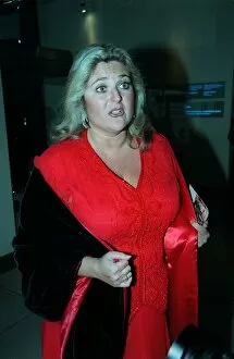Images Dated 10th December 1998: Vanessa Feltz TV Presenter December 98 Arriving at the Odeon Leicester Square in