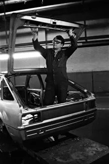 Images Dated 22nd January 1982: Vauxhall car worker Ken Brown on the assembly line at the Vauxhall factory in Luton