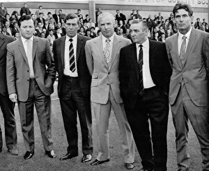 Veteran footballer Eddie Turnbull of Hibernian FC with the other members of the Hibs
