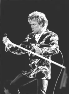 00162 Gallery: Veteran Rocker Rod Stewart went down a storn at Wembley Stadium on 15 July 1986