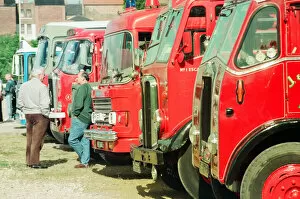 Images Dated 5th June 1994: Vintage Rally Stockton, 5th June 1994. Visitors view trucks and lorries on display