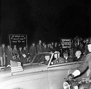00489 Gallery: Visit of the American president John F Kennedy and his wife Jackie to London, England