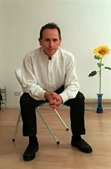 00138 Gallery: Wayne Sleep / Dancer / Actor September 98 At home relaxing sitting on chair
