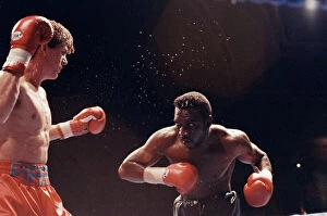 Images Dated 11th December 1992: WBC super-middleweight title, Nigel Benn vs Nicky Piper