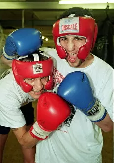 Images Dated 19th February 1998: Welterweight boxer Scott Dixon sparring with boxer Gary Jacobs February 1998
