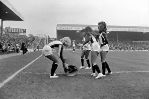 Images Dated 10th December 1972: West Bromwich Albion vs. Liverpool. Albions Go-Go girls wearing the junior teamIs