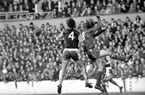 Images Dated 29th March 1975: West Ham (0) v. Chelsea (1). March 1975 75-01701-004