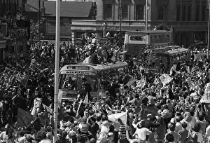 West Ham team Parade the FA Cup through the East End streets of London on their way to West Ham team Parade the FA Cup through the East End streets of London on their way to