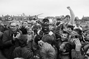 Images Dated 3rd May 1987: West Indies cricketer Richards at Riston County Cricket club where spent the 1987 season