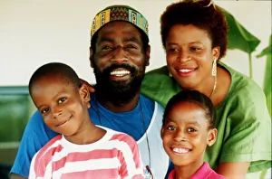 Images Dated 22nd January 1990: West Indies cricketer Viv Richards in Antigua with family. 22nd January 1990