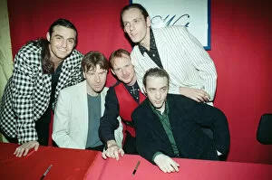 Images Dated 25th October 1993: Wet Wet Wet at Tower Records, Glasgow. 25th October 1993