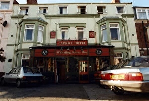 Images Dated 12th October 1998: The Whistling Oyster Bar, Whitley Bay. 12th October 1998