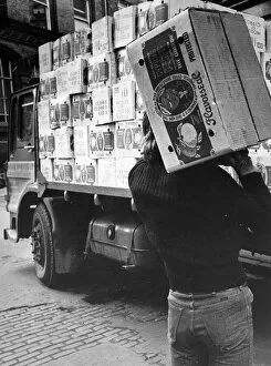 Images Dated 15th February 1974: Wholesale Fruit Market, Liverpool, 15th February 1974. Cyprus fruit arriving at market