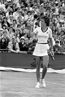 Images Dated 30th June 1980: Wimbledon 1980. 7th day. Pam Shriver vs. B. J. King. June 1980 80-3384-019