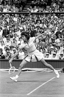 Wimbledon 80, 3rd Day. Comre Court. Virginia Wade v. I. Maoruga Wimbledon 80, 3rd Day. Comre Court. Virginia Wade v. I. Maoruga