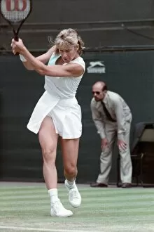 Images Dated 25th July 1988: Wimbledon Tennis. Chris Evert. July 1988 88-3421-027