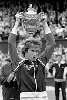 00060 Gallery: Wimbledon Tennis: MenA┬És Finals 1981: John McEnroe v. Bjorn Borg. July 1981 81-3803a-002