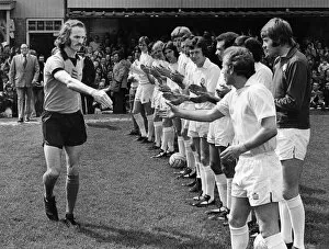 Images Dated 6th October 2007: Wolverhampton Wanderers v Leeds. Doulan says farewell to Leeds players at his last match