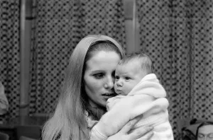 A woman with her baby girl. November 1969 Z10895 A woman with her baby girl. November 1969 Z10895