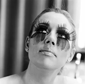 Images Dated 8th December 2014: A woman wearing the longest eye lashes in the world. 19th January 1968