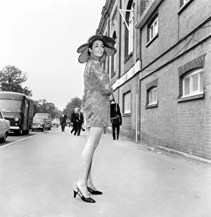 Images Dated 16th June 1970: Woman wearing mini dress with large hat on the first day of Royal Ascot June 1970
