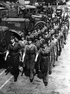 Women of the ATS who repaired army vehicles at a REME workshop during WW2 Women of the ATS who repaired army vehicles at a REME workshop during WW2