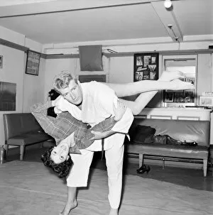 00069 Gallery: Womens Self Defence: Judo expert Joe Robinson shows Valerie Dave some self defence