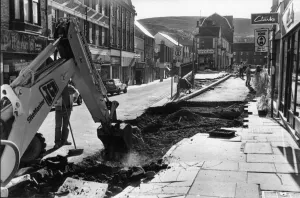 Images Dated 7th November 1990: Work on the pedestrianisation of Market Square 7th November 1990