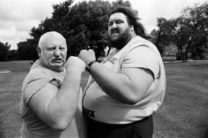 Images Dated 15th June 1981: Wrestlers Shirley Crabtree alias Big Daddy with fellow British wrestler Martin Ruane