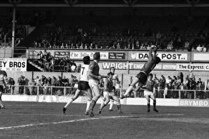 Images Dated 17th April 1982: Wrexham 0 v. Barnsley 0. April 1982 MF06-34-031 Local Caption Division 2 Football
