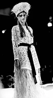 Images Dated 10th October 1988: YASMIN LE BON - MODEL ON THE CATWALK 10 / 10 / 1988