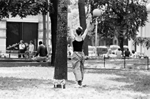 Images Dated 26th June 1984: Yoga in the Park, New York, USA, June 1984