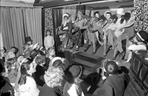 Images Dated 25th May 1971: Young-timers putting on a special old-time music hall show at Allesley Park Community