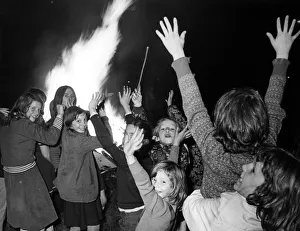 Entertaniment Gallery: Youngsters enjoying Guy Fawkes Night. 5th November 1975