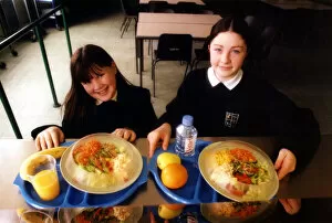 Images Dated 26th January 1999: Youngsters at four Wearside schools were tucking into healthy meals