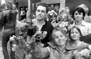 Images Dated 6th August 1977: Youth Culture / Music / Police / Street scenes.'Punk Rock'. August 1977 77-04262-003