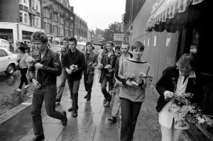 Images Dated 6th August 1977: Youth Culture, punk rockers on the street clash with the police. 'Punk Rock'