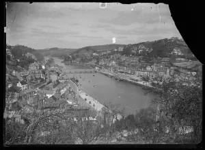 Looe & Bridge, looking upstream from Hananafore Lane Looe & Bridge, looking upstream from Hananafore Lane