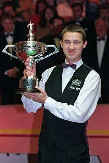 Stephen Hendry Gallery: Stephen Hendry With Trophy