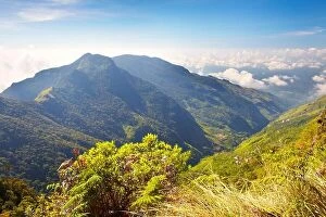 Images Dated 20th January 2012: Sri Lanka - landscape of the Horton Plains National Park, view from 'World's End'