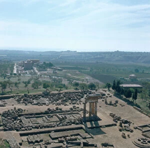 Images Dated 12th December 2007: Agrigento: aerial view of the archaeological site