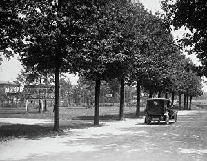 Images Dated 19th June 2009: Car stopped on a tree-lined road in Padua