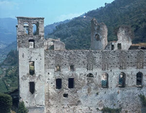 Imperia Collection: Castle ruins at Dolce Acqua