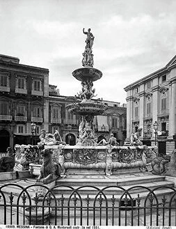 Images Dated 13th December 2011: Fountain of Orion, work by Giovanni Montorsolo and Domenico Vanello in Piazza del Duomo in Messina